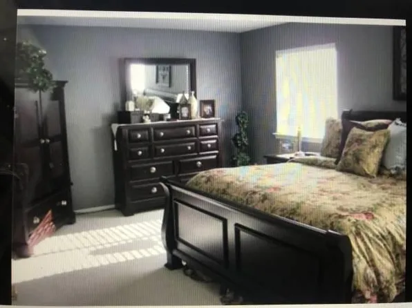 18 Palm Ct, Edison, NJ 08820