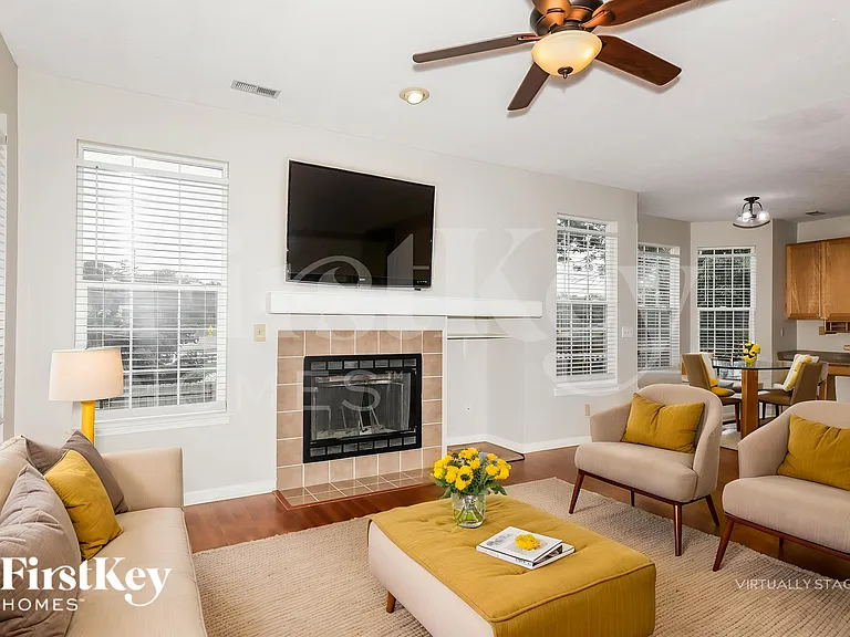 9757 Scotch Pine Ct — Photo 4