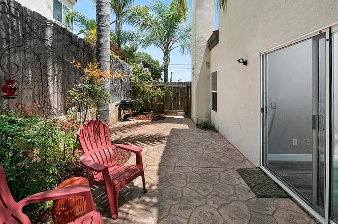 1230 Cushman Ave — Photo 9