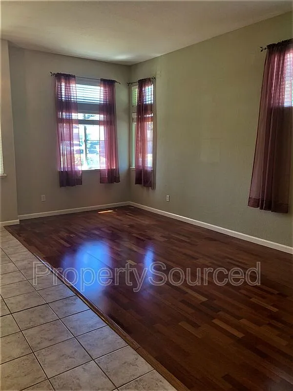 3 bed, 2.0 bath, 1837 sqft, $2,550 — Photo 4