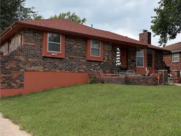 8726 Tennessee Ave, Kansas City, MO 64138