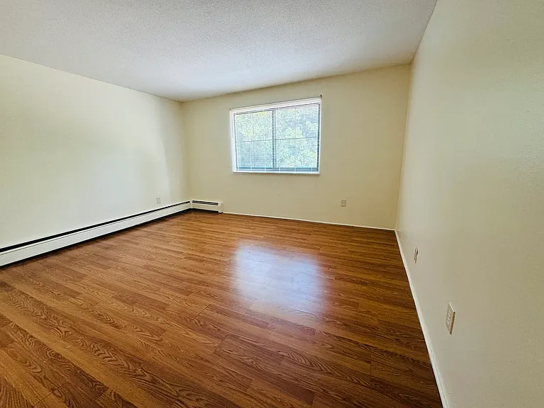 128 Mammoth Rd — Photo 12