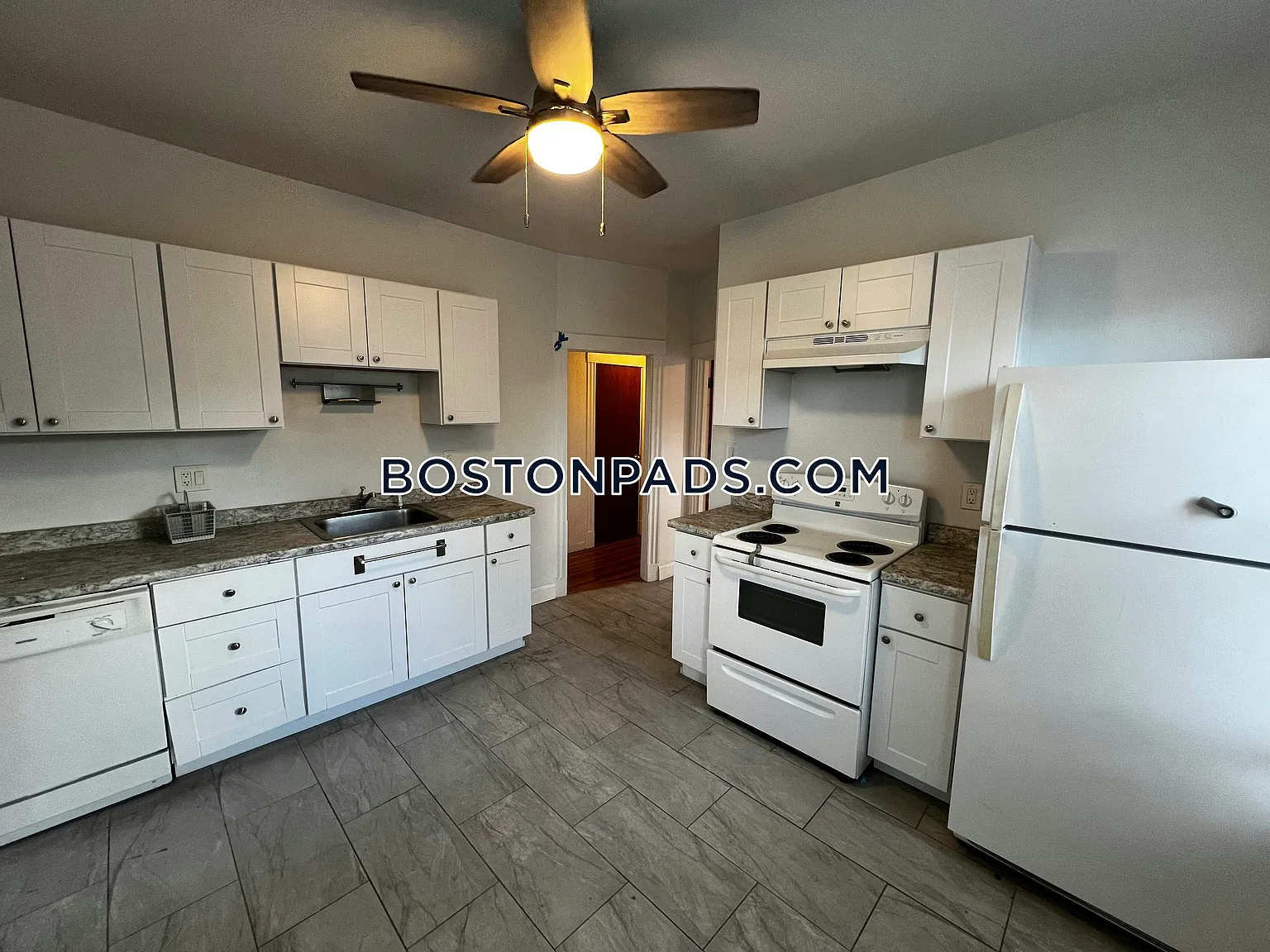 3 bed, 800 sqft, $3,000 — Photo 4
