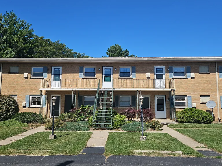 65 E Southmor Rd #6 — Photo 1