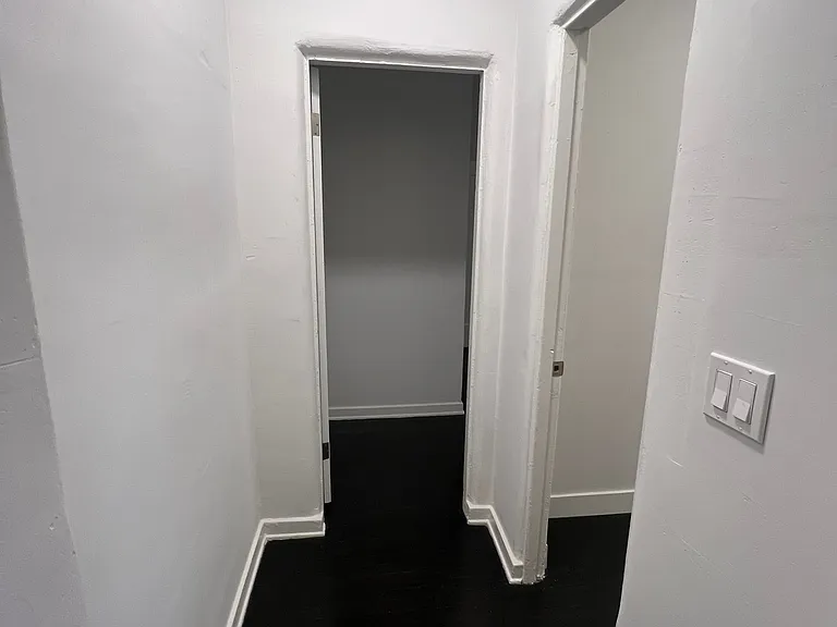 127 N Edgemont St #4 — Photo 15