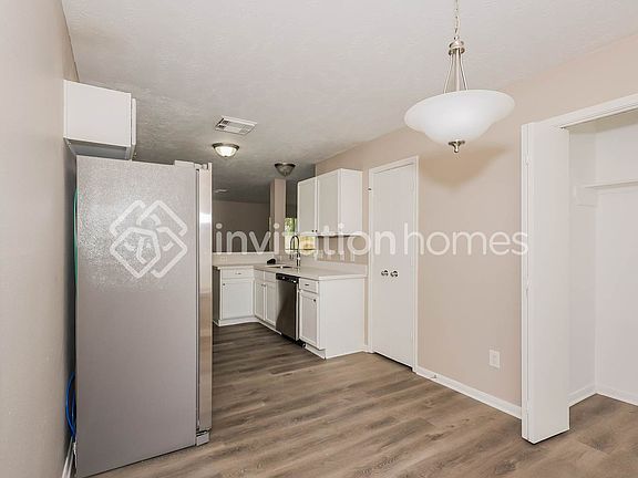 5th image of 5118 Riverwood Dr