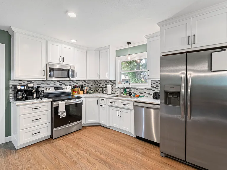 210 N Virginia St — Photo 11