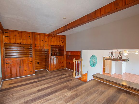5th image of 2553 E Somerset St #3