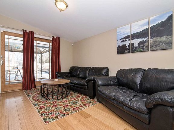 4th image of 8 Dennis Dr