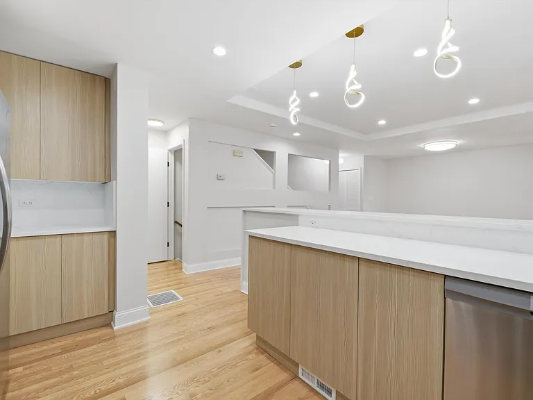 5510 S Cornell Ave #D — Photo 7