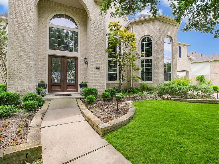 2603 Little Lake Ct — Photo 3