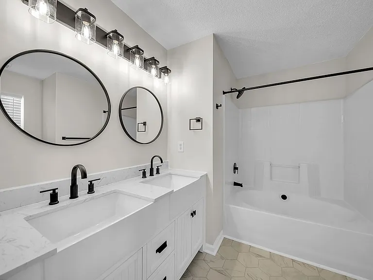 408 Holmes Blvd — Photo 39