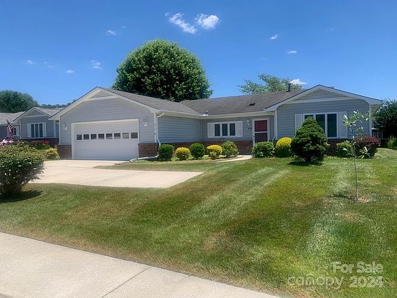 3rd image of 212 Dartcrest Dr