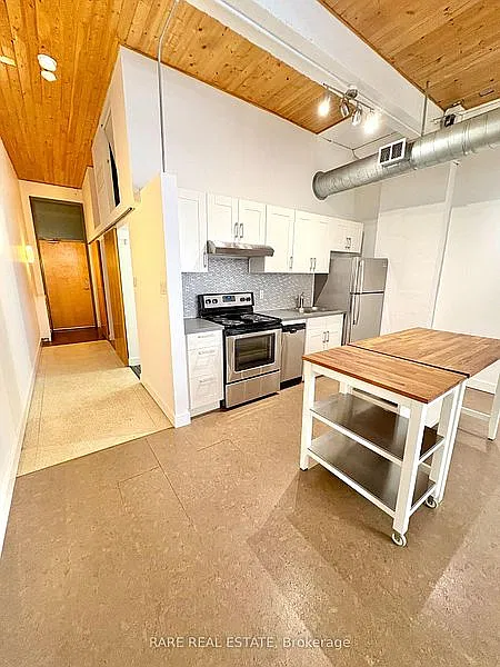 365 Dundas (Century Lofts) — Photo 3