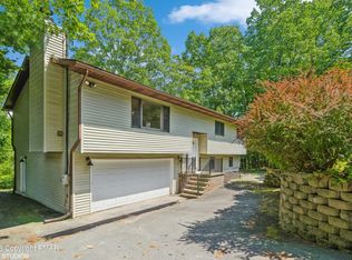 136 Lewis Rd, Milford, PA 18337