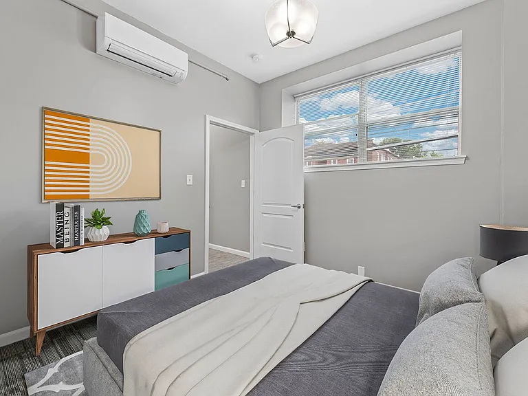 4242 Lindell — Photo 38