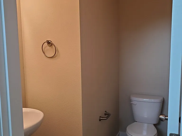 1917 Ahlers Ave — Photo 10