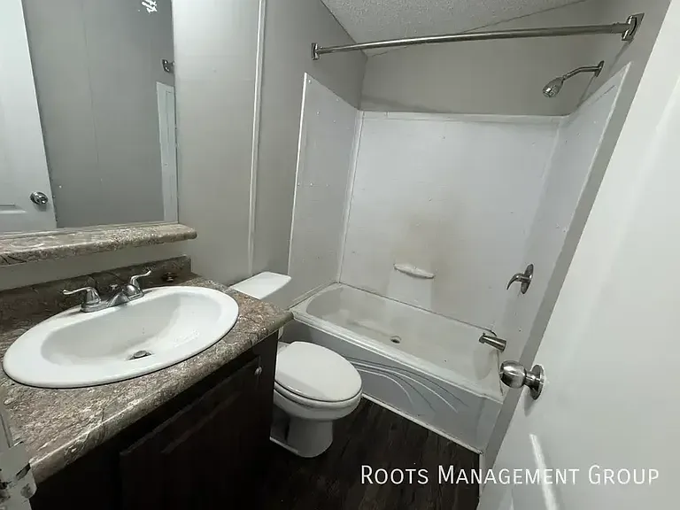 1325 N Franklin St #208 — Photo 11