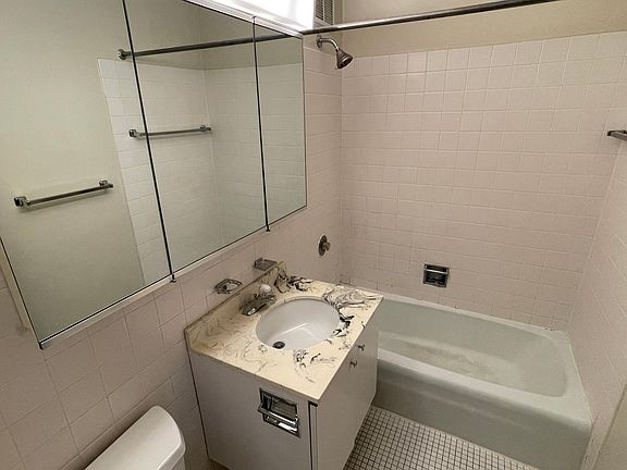 3rd image of 655 W Irving Park Rd APT 3211
