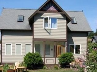 858 G St, Port Townsend, WA 98368