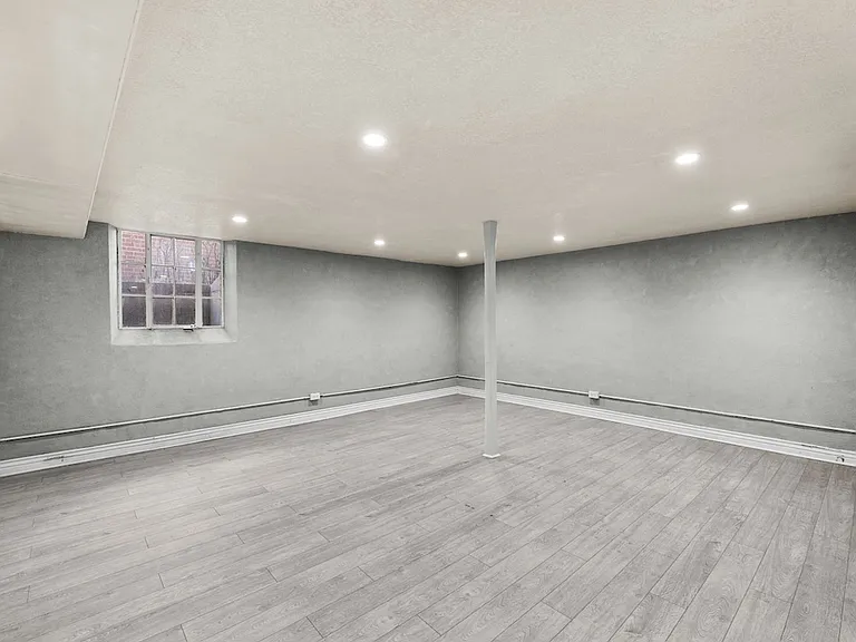 3085 N Clermont St — Photo 22