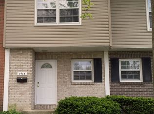 1413 Lincolnshire Dr, Champaign, IL 61821