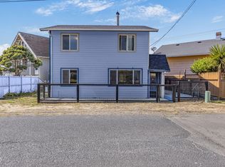 520 SW 4th St, Newport, OR 97365