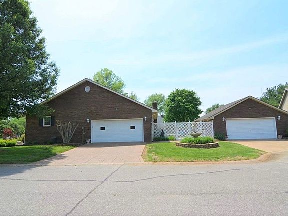 Garages (total 4 car)