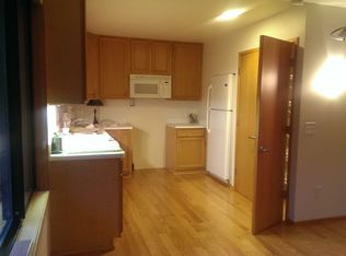 233 Lothrop Rd, Grosse Pointe Farms, MI 48236