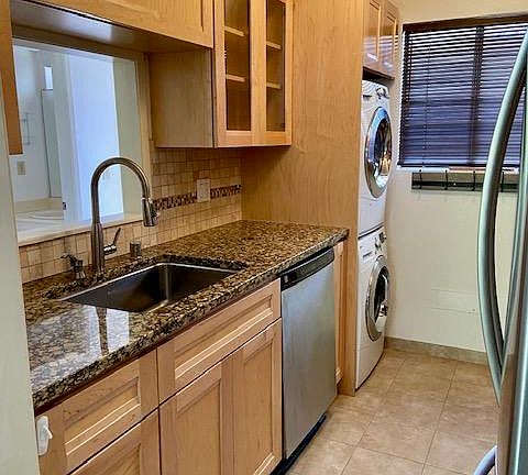 5th image of 969 Miramonte Dr APT 2