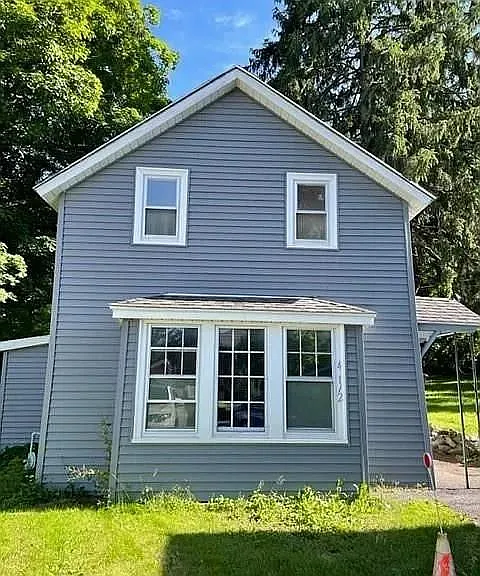2-4 Maple Street - 4 1/2 — Photo 3