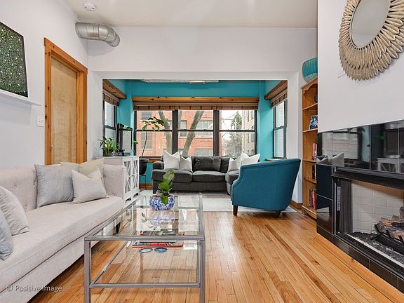 2nd image of 1512 W Cornelia Ave APT 1