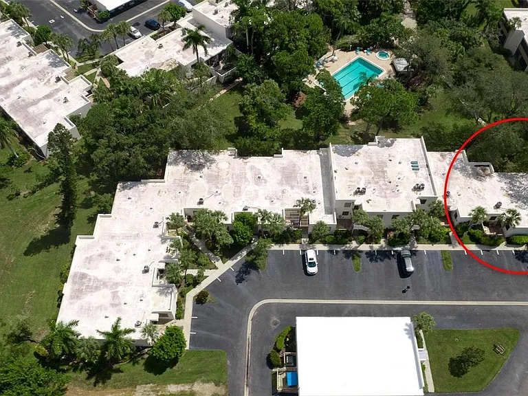 401 Palm Tree Dr — Photo 7