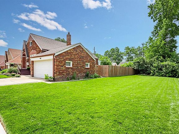 2nd image of 7646 Hawthorne Pl