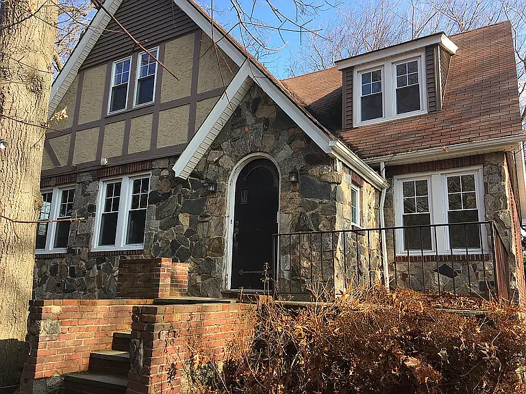 2 bed, 1200 sqft, $3,200 — Photo 1