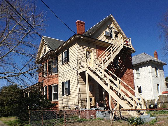 2nd image of 2625 Bayview Blvd