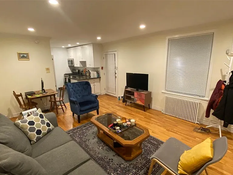 1834 Pine St #1R — Photo 2