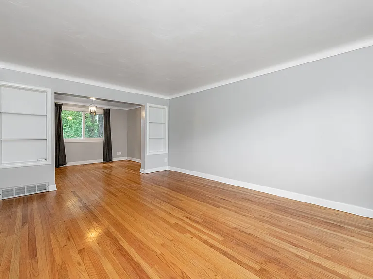 2344 Midway Ave #A — Photo 4