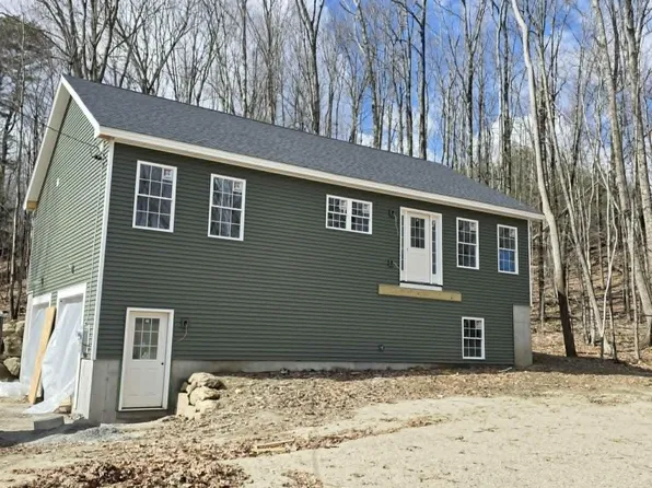 35 Pinewoods Road, Lewiston, ME 04240