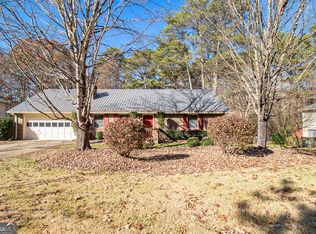 360 Victoria Dr, Ellenwood, GA 30294