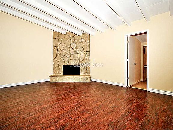 4th image of 1405 E Wilson Ave