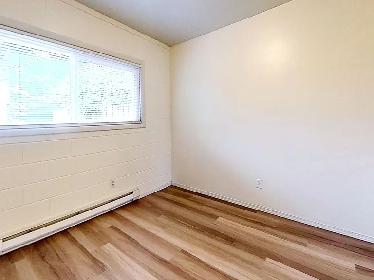 200 Grover St — Photo 10