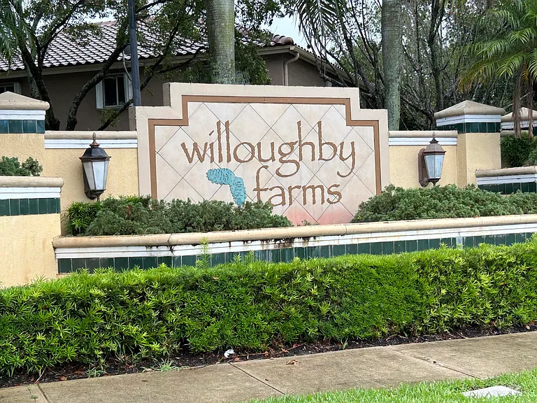 6264 Willoughby Cir — Photo 1
