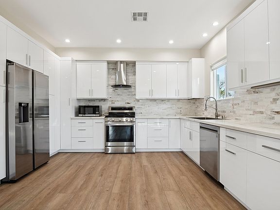 3rd image of 8418 Gloria Ave
