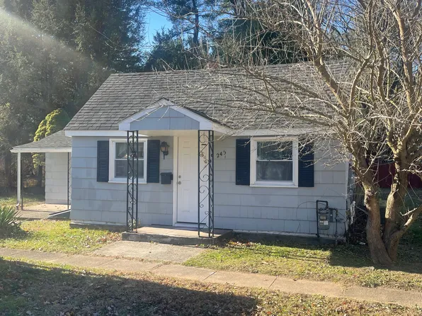 245 S Elm St #B, Windsor Locks, CT 06096