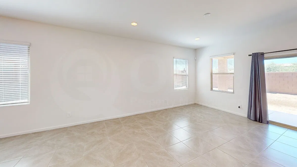 3 bed, 2.0 bath, 1467 sqft, $2,049 — Photo 3