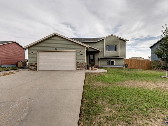 2nd image of 360 Edelweiss Ln