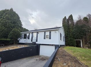 13 E Brookfield Rd, North Brookfield, MA 01535