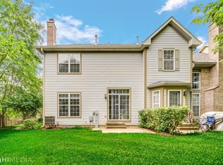 2047 Ivy Ridge Dr, Hoffman Estates, IL 60192