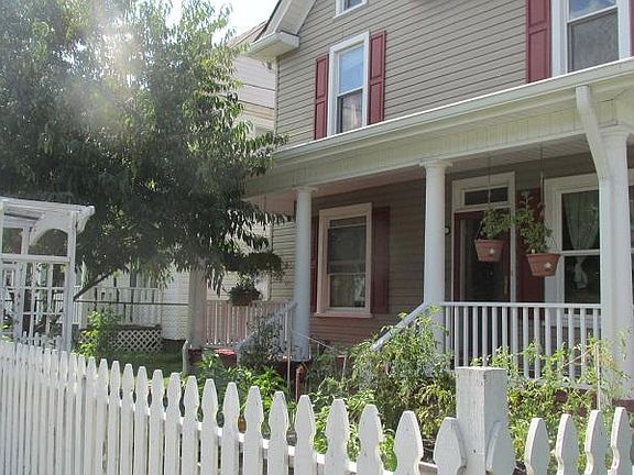 3rd image of 1012 Jamison Ave SE